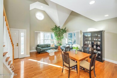 59 Le Grande Ave unit 2, Greenwich, CT 06830 - photo 2