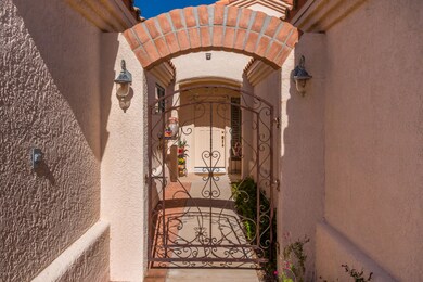 Custom gate
