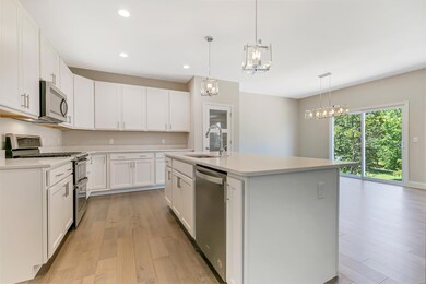 418 Filipp Ln, Lake Saint Louis, MO 63367 - photo 3