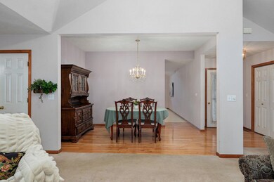 304 Laurel Ln-8