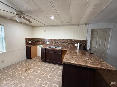 6201 Wible Rd unit 31, Bakersfield, CA 93313 - photo 7
