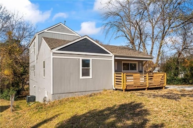 3826 S Crysler Ave, Independence, MO 64055 - photo 2