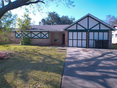 15914 Willbriar Ln, Missouri City, TX 77489 - photo 2