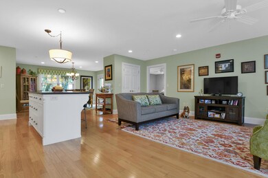 330 Main St Unit 3 Cumberland-large-007-