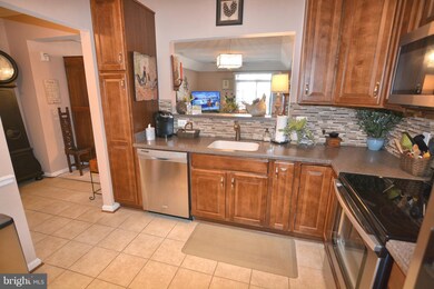 8611 Wintergreen Ct unit 208, Odenton, MD 21113 - photo 4