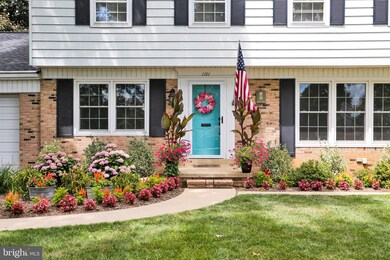 1121 Whitfield Blvd, Reading, PA 19609 - photo 2