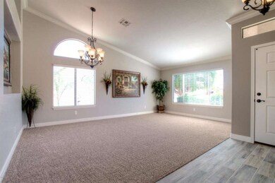 4- FORMAL DINING/FAMILY ROOM