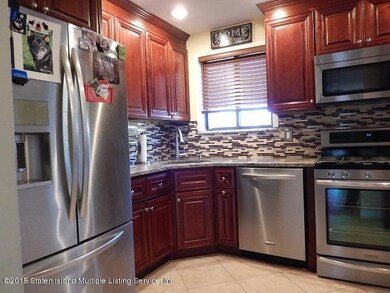 82 Arrowood Ct unit 594, Staten Island, NY 10309 - photo 4