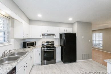 607 W 150th St S, Glenpool, OK 74033 - photo 4