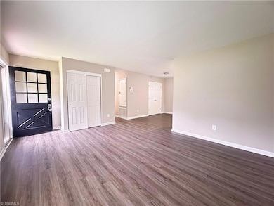 806 Ernest Ct, High Point, NC 27263 - photo 4