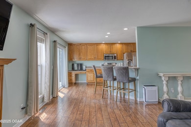 408 Walton, Carl Junction-43