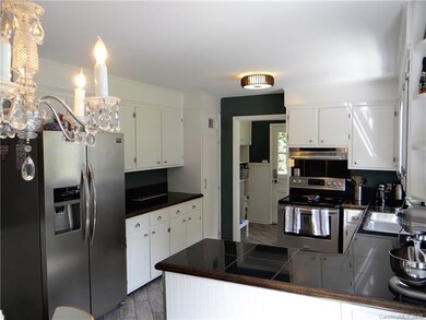 Beautiful eat in kitchen with lots of counter spac