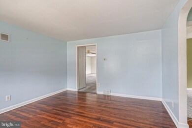 28 Jefferson Ave, Mount Ephraim, NJ 08059 - photo 5