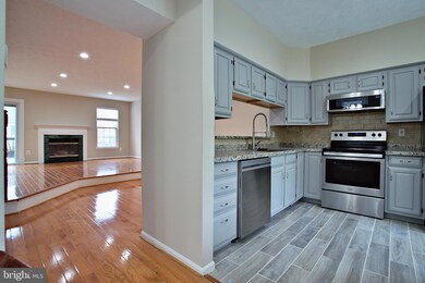14043 Winding Ridge Ln, Centreville, VA 20121 - photo 4
