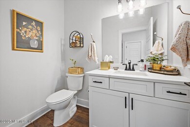 06-Powder Room