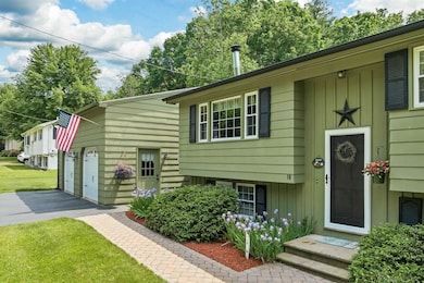 18 Waterville Dr, Merrimack, NH 03054 - photo 2