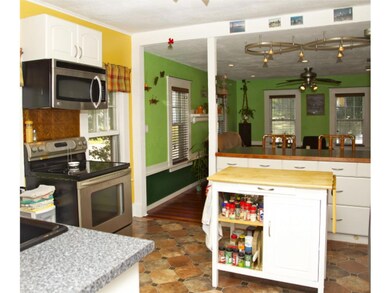 791 Maplewood Ave, Portsmouth, NH 03801 - photo 3