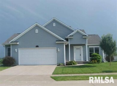 1555 W 68th St, Davenport, IA 52806 - photo 2