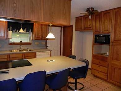 Kitchen. Great bar