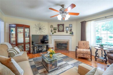 10907 Sharon Ln, Shawnee, KS 66203 - photo 7