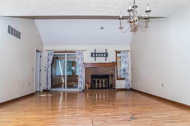 102 Duck Hollow Cir, Stroudsburg, PA 18360 - photo 6