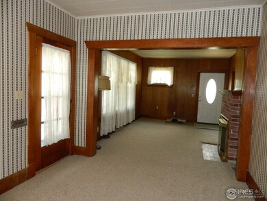 Living roo/ familroom