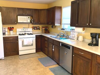 unlisted-address, Naperville, IL 60564 - photo 4