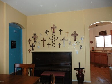 Appealing arch accents