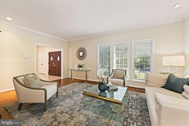 8613 Honeybee Ln, Bethesda, MD 20817 - photo 5