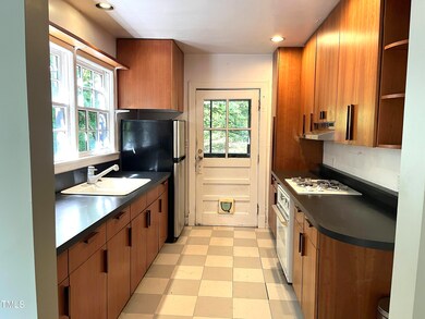 1117 Marshall St, Raleigh, NC 27604 - photo 6