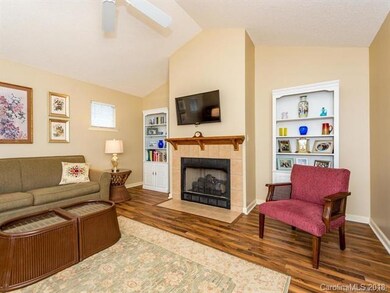 16 Gray Wolf Ln, Hendersonville, NC 28792 - photo 6