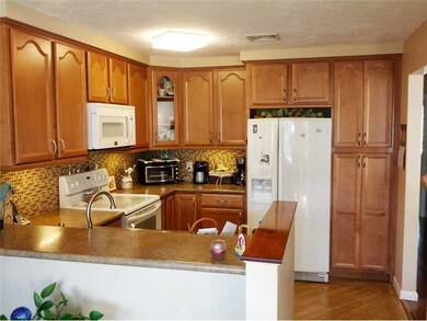 700 Shore Dr unit 912, Fall River, MA 02721 - photo 6