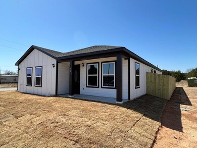 1300 Dorado Dr, Granbury, TX 76048 - photo 2