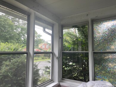 101 Laurence St, Springfield, MA 01104 - photo 4