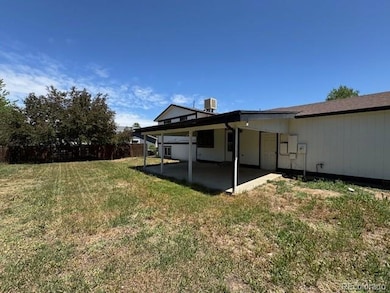 2513 S Crystal St, Aurora, CO 80014 - photo 2