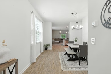 Dining Area (2)