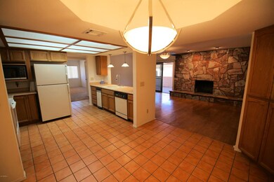 Kitchen-Dining-Family