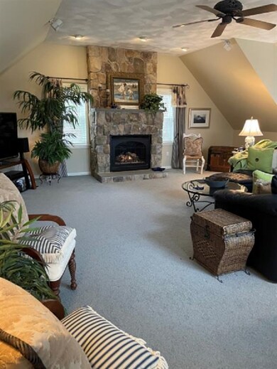 18 Cortland Dr, Salem, NH 03079 - photo 2