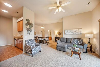 6350 Coachlight Dr unit 1307, West Des Moines, IA 50266 - photo 5