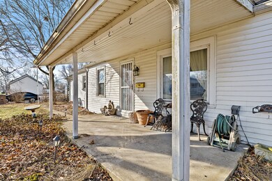 332 Cleveland St, Columbus, IN 47201 - photo 3