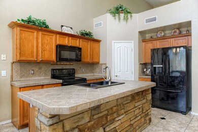 3381SLawsonDr-008