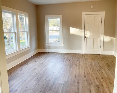 709 W Cleveland St, Alvin, TX 77511 - photo 3