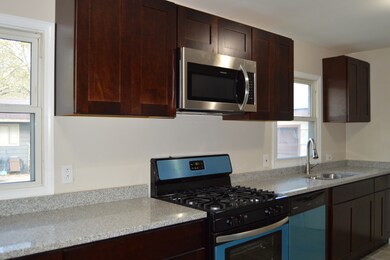 925 Berkley St, Carpentersville, IL 60110 - photo 3