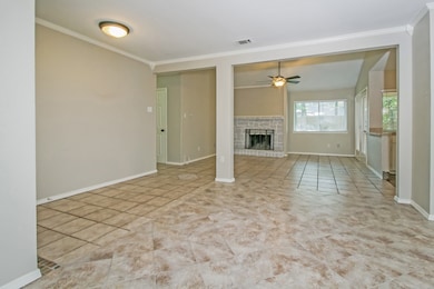 405 Lone Oak Cir, Euless, TX 76039 - photo 3