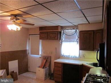 233 Morris St, Gloucester City, NJ 08030 - photo 4