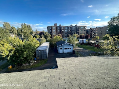 Denali Solarium southern yard shot.