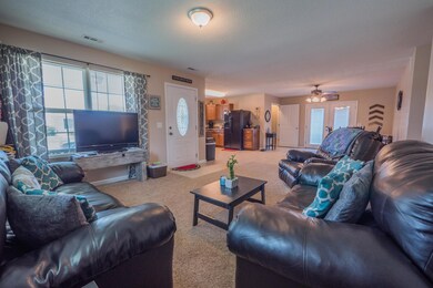 812 W Rollins St Moberly MO-large-006-25