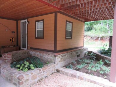 1115 Mayberry Prong Rd, Linden, TN 37096 - photo 3