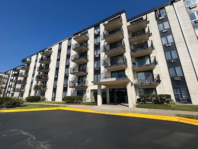 9074 W Terrace Dr unit 4N, Niles, IL 60714 - photo 4