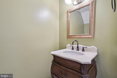 1125 Cypress Tree Place, Herndon, VA 20170 - photo 7